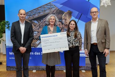 Foto:
Dirk Guldner
mail. dirk@guldner.de
web. guldner.de
Veröffentlichung nur mit Namensnennung - Honorar lt. Vereinbarung !